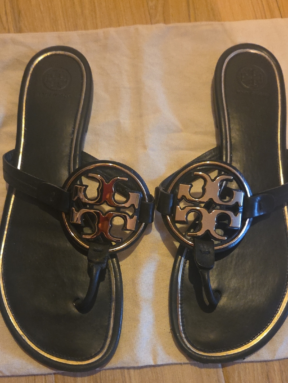 Tory Burch  Thong Sandals - Black